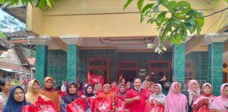 Meriahkan HUT Partai, Cahyoto Bagikan Beras dari Mbak Puan di Purwojati