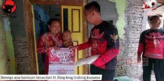 Momentum HUT Partai, Mas Kingking Bagikan Sembako Beras pada Warga