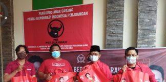 PDI Perjuangan Kota Pekalongan Salurkan 600 Paket Beras dari Mbak Puan