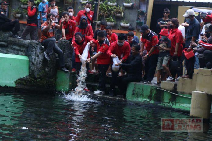 PDI Perjuangan Kota Salatiga Lakukan Tabur Benih Ikan Nila dan Penanaman Pohon