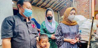 Perhatian Khusus Dewi Aryani pada Ainur Rofik Bocah Pemulung Asal Brebes