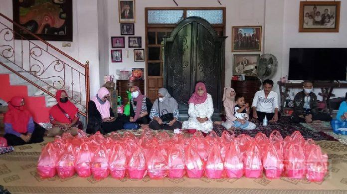 Sambut Tahun Baru, Kadarwati Gelar Doa Bersama Dan Bagi Sembako (2)