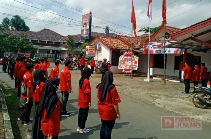 Semangat DPC PDI Perjuangan Batang Gelar Upacara HUT