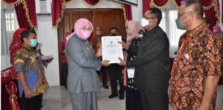Serahkan DPA-SKPD, Sri Sumarni Minta Percepat Realisasi Program Kerja 2022