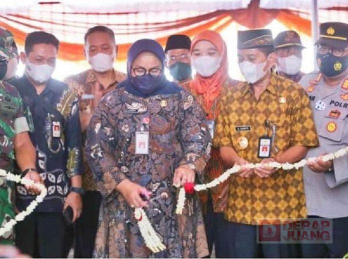 Sinergikan Dengan Wisata, Mbak Yuni Resmikan Pasar Barong