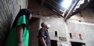 Tilik Korban Angin Puting Beliung, Andi Serahkan Sejumlah Bantuan