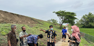 Tilik Tanggul Longsor, Tatiek Siapkan Alternatif Penanganan Cepat