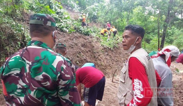 Turun Langsung ke Titik Longsor, Didi Tuswandi Alhamdulillah Jalan Sudah Bisa Dilalui (2)