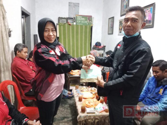 Tuti N Roosdiono Berikan Bantuan Kepada Paguyuban Secanting Salatiga