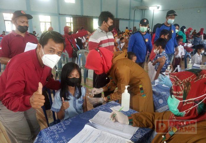 Agung Wiyana Pantau Vaksinasi Covid-19 Bagi Pelajar