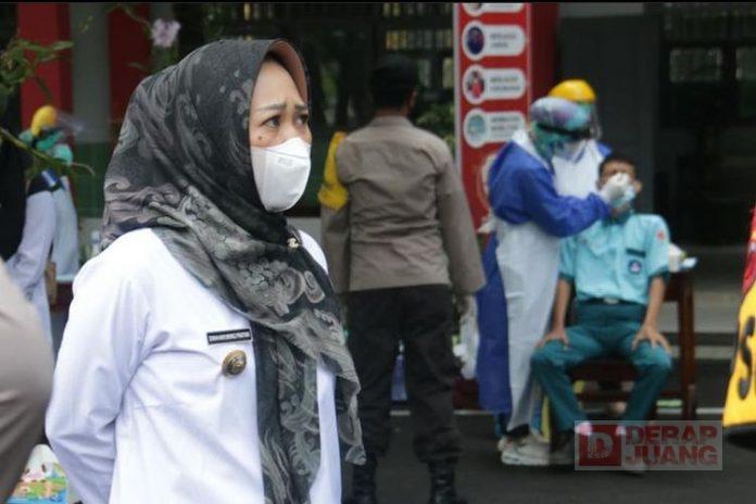 Angka Omicron Meningkat, Bupati Tiwi Ingatkan Masyarakat Disiplin Prokes