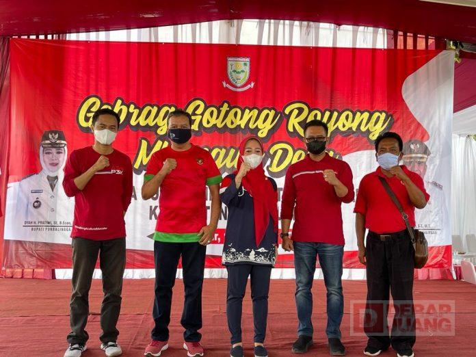 Bersama Bupati Tiwi, HR Bambang Irawan Hadiri Gebrak Gotong Royong Desa Sumingkir