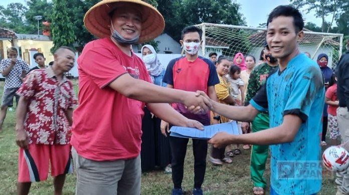 Budi Sapi Buka Turnamen Sepak Bola Kambing Cup di Desa Kebongede