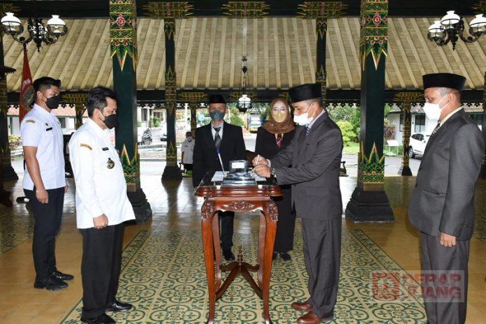 Bupati Afif Hadiri Pelantikan Direkso PT BPR BKK Wonosobo