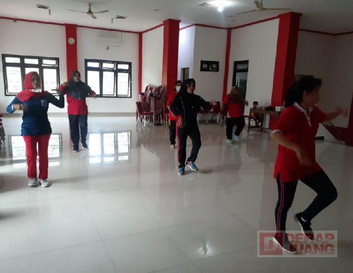 Dengan Senam Sicita, Depwan Pekalongan Ajak Hidup Sehat Penuh Semangat (2)