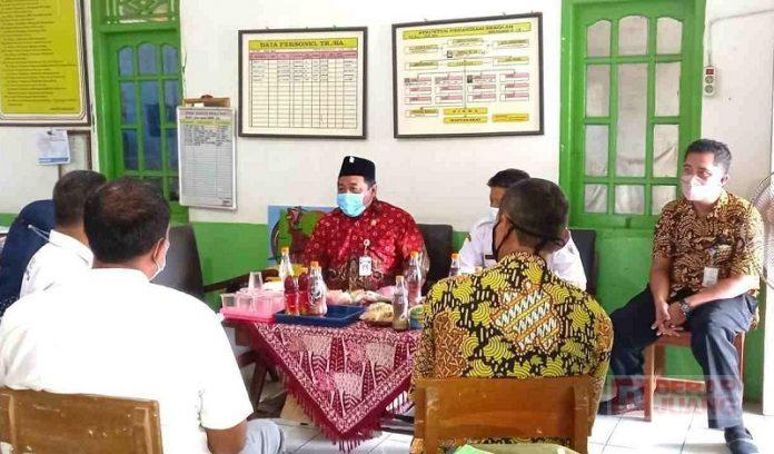 Fasilitas Pendidikan Desa Gringsing Kurang Lengkap, Ridwan Berjanji Beri Aspirasi Bantuan (2)