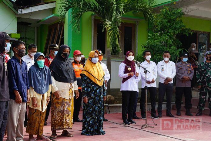 Gerak Cepat Mbak Eisti Tinjau Korban Bencana di Morodemak