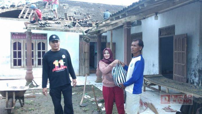 Gercep, Kisyanti Bantu Warga Terdampak Tanah Longsor