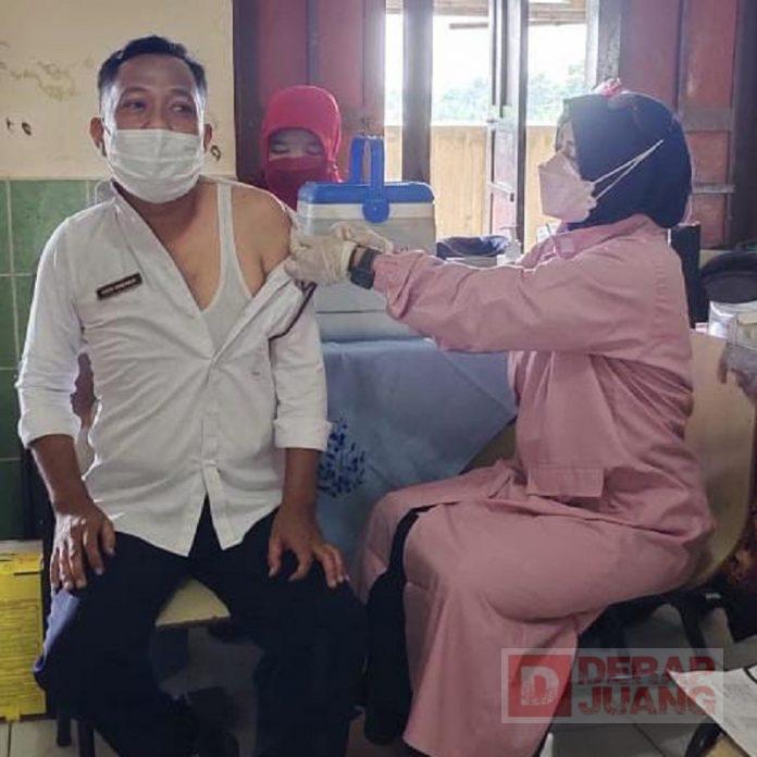 Kader Banteng Ceper Lakukan Vaksinasi Booster