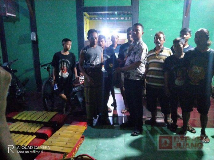 Lestarikan Budaya Tradisional di Kunduran, Eko Adi Bantu Alat Kesenian Barongan