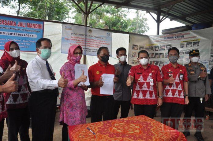 Ngesti Nugraha Bantuan Mesin Pembuat Pakan Ikan Lele Dapat Menurunkan Biaya Pakan Ternak
