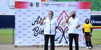 Rober Buka Senam Zumba Siswa SLB Karanganyar