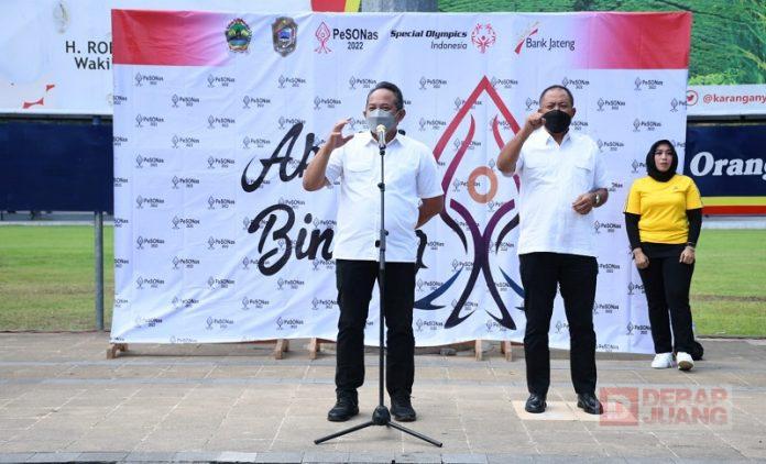 Rober Buka Senam Zumba Siswa SLB Karanganyar (2)