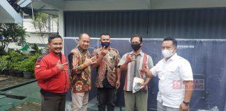 Sadewo Berikan Bantuan Meja Pingpong Kepada Kader Ranting Klapasawit