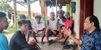 Sambil Ngopi Hitam, Agung Satria Serap Aspirasi serta Salurkan Bibit Pohon dan Ikan