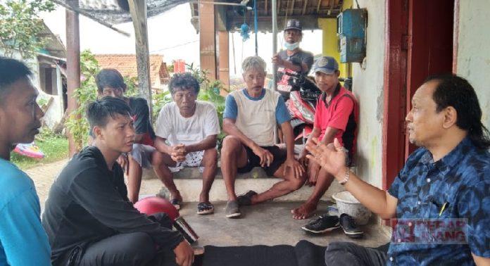 Sambil Ngopi Hitam, Agung Satria Serap Aspirasi serta Salurkan Bibit Ikan dan Pohon (2)