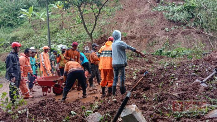 Sikap Tanggap Longsor Baguna PDI Perjuangan Kabupaten Semarang