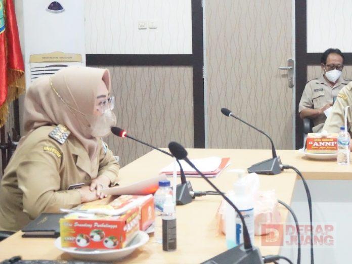 Temukan Kasus Positif Covid-19, Bupati Tiwi Minta Kepala Puskesmas Lacak Asal Usul