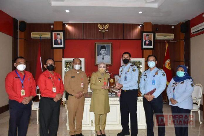 Tingkatkan Pengawasan Orang Asing, Sri Sumarni Gandeng Kantor Imigrasi