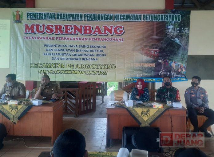 Menembus Hujan dan Kabut, Endang Suwarningsih Hadiri Musrenbang untuk Perjuangkan Usulan