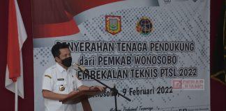 Bupati Wonosobo Serahkan Tenaga Bantu PTSL