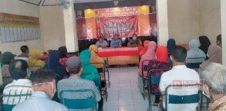 Serahkan BLT DD, Wawan Luwes: Gunakan Secara Positif