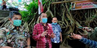 Perhatian Suparno Terhadap Wisata Goa Mangkubumi