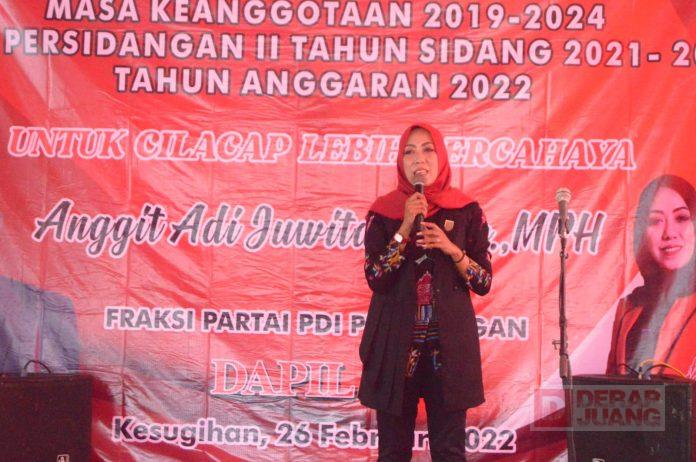Wujud Semangat Juang Srikandi Banteng Kesugihan Bertemu Konstituen