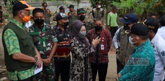 Bupati Brebes Bantu Rumah Warga Kutamendala yang Terdampak Banjir