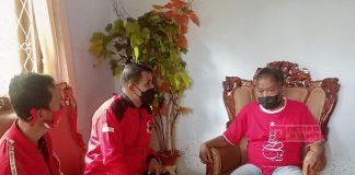 Jenguk Kader yang Sakit, Junaedi Doakan Segera Sembuh dan Bisa Berjuang Kembali