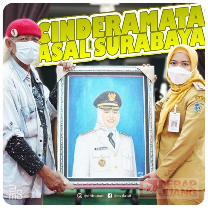 Keren, Mbak Eisti Peroleh Cinderamata dari Seniman Kota Pahlawan