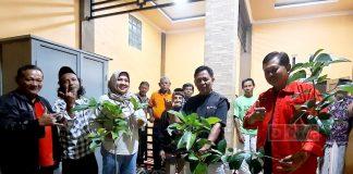 Kolaborasi KomandanTe Bintang Tiga dan Dua Berikan Bibit Alpukat di Desa Bojanegara