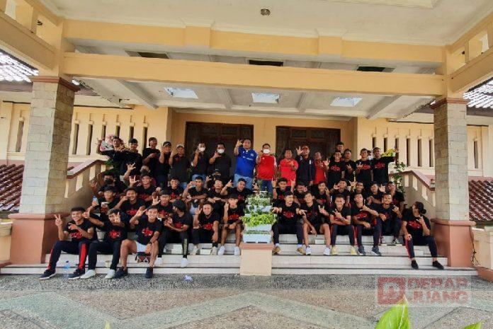 Lepas Keberangkatan Persipa, Ali Badrudin Pastikan Semangat dan Totalitas Tim