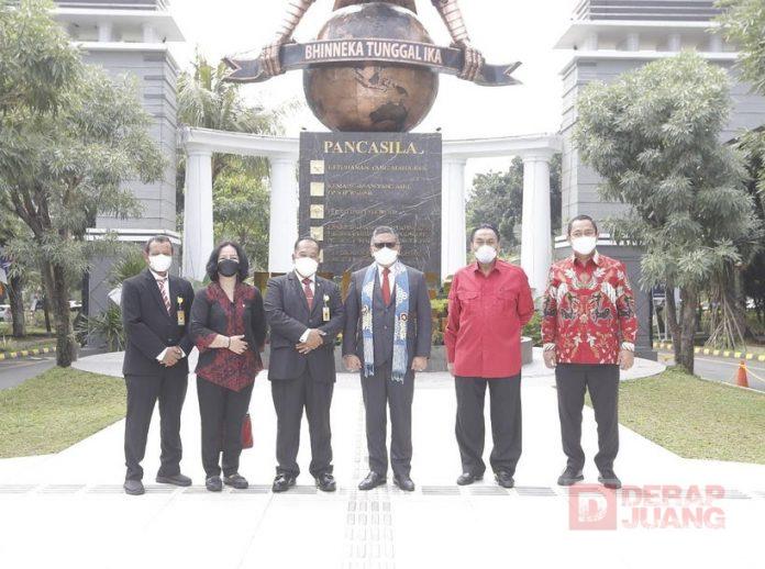 Mas Hendi Dampingi Hasto Kunjungi Monumen Pancasila di Semarang