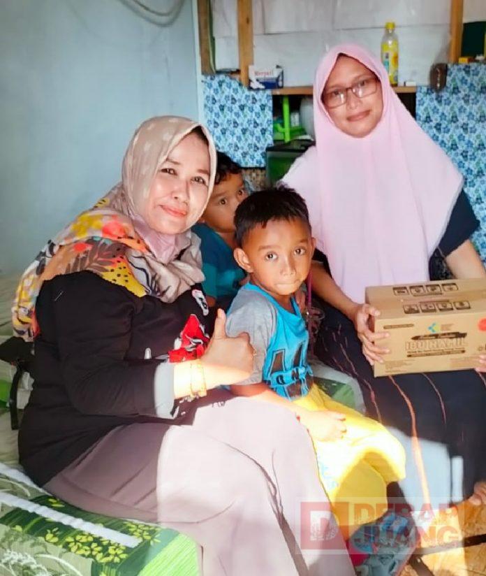 Tebar Manfaat, Depwan Kota Tegal Bagikan Biskuit untuk Ibu Hamil (2)