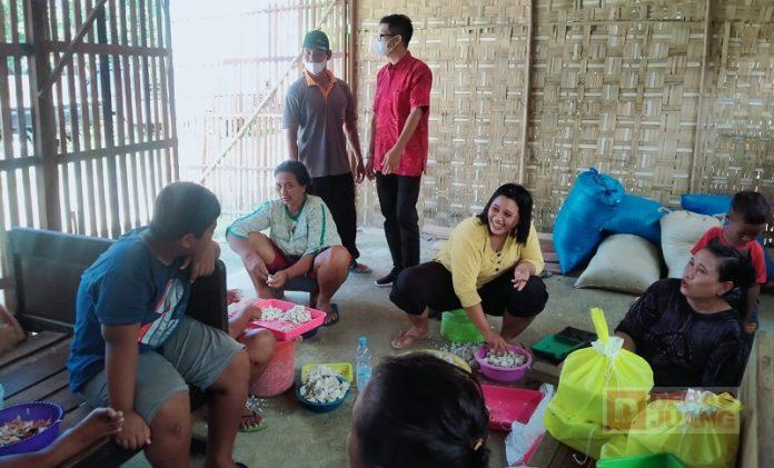 Temui Konstituen, Donny Berikan Dana Hibah