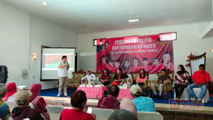 Tuti N Roosdiono Hadiri Pendidikan Politik di Kota Salatiga