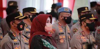 Bersama Kapolri, Sri Mulyani Tinjau Giat Vaksinasi