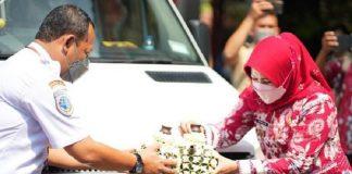 Sri Mulyani Launching Angkutan Wisata DAMRI