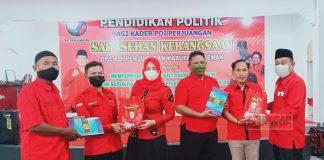 Banteng Demak Kota Bagikan Bingkisan Hari Raya bagi Kader Struktural